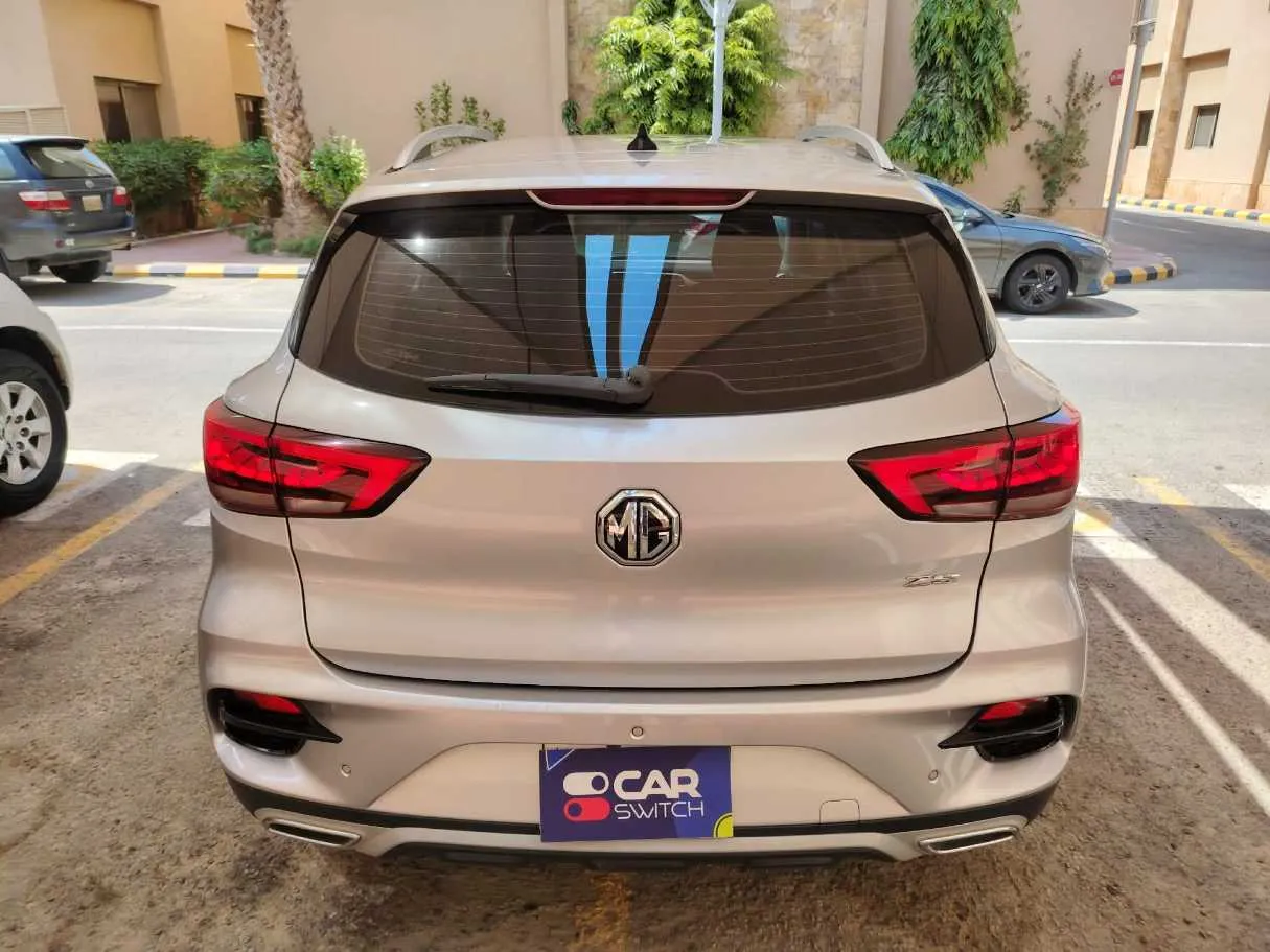 Car image 6