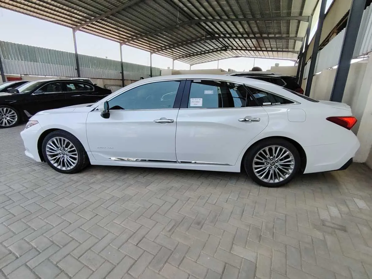 Car image 8