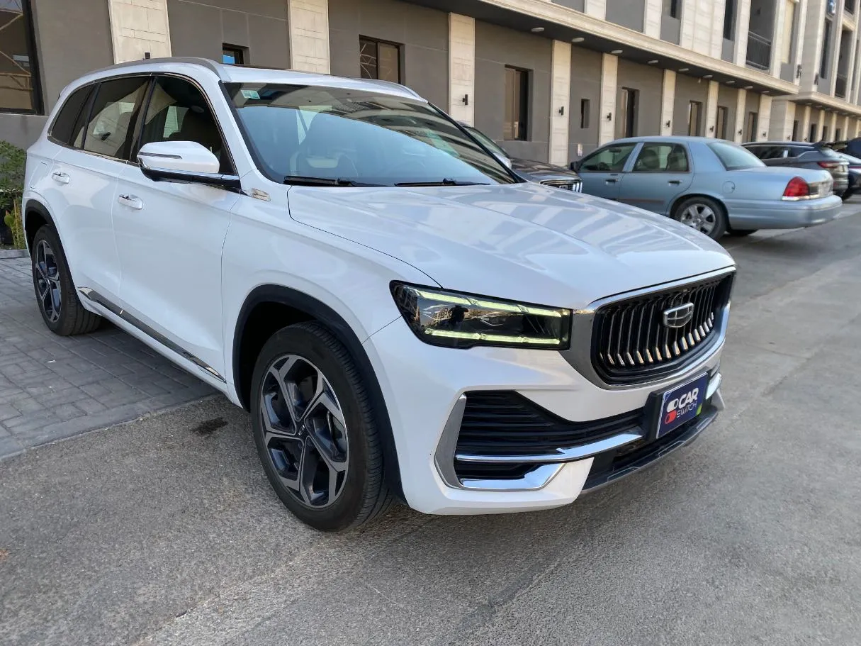 Car image 3