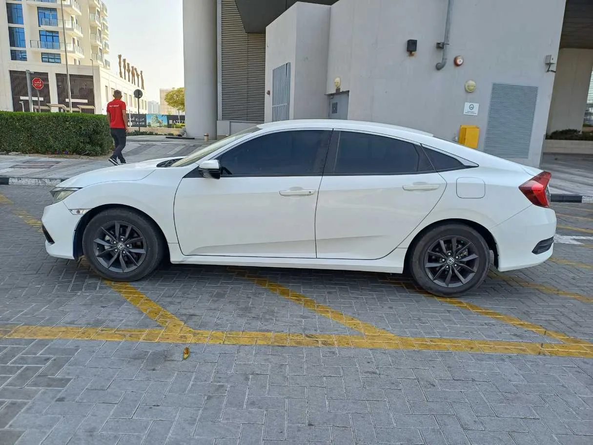 Car image 8