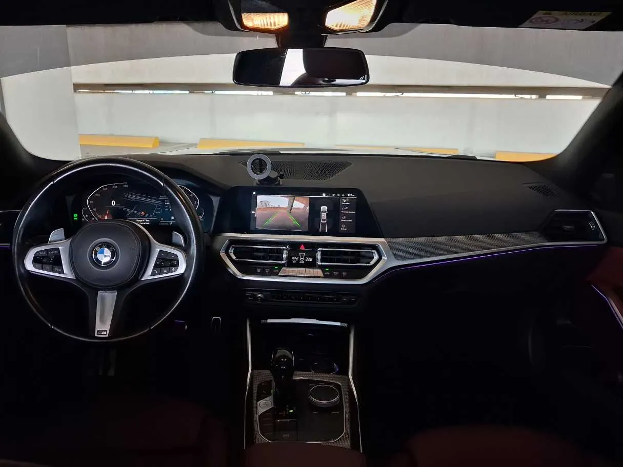 Car image 17