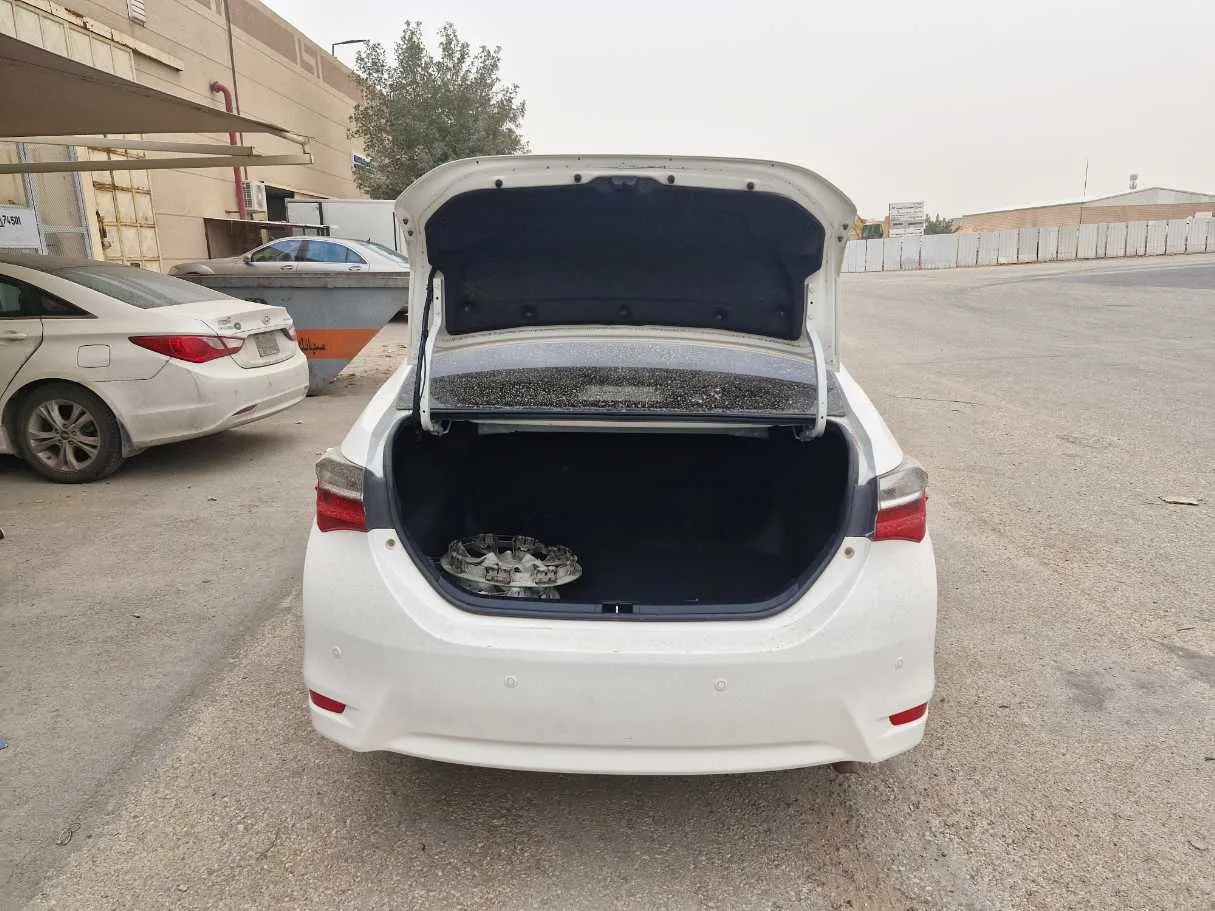 Car image 11
