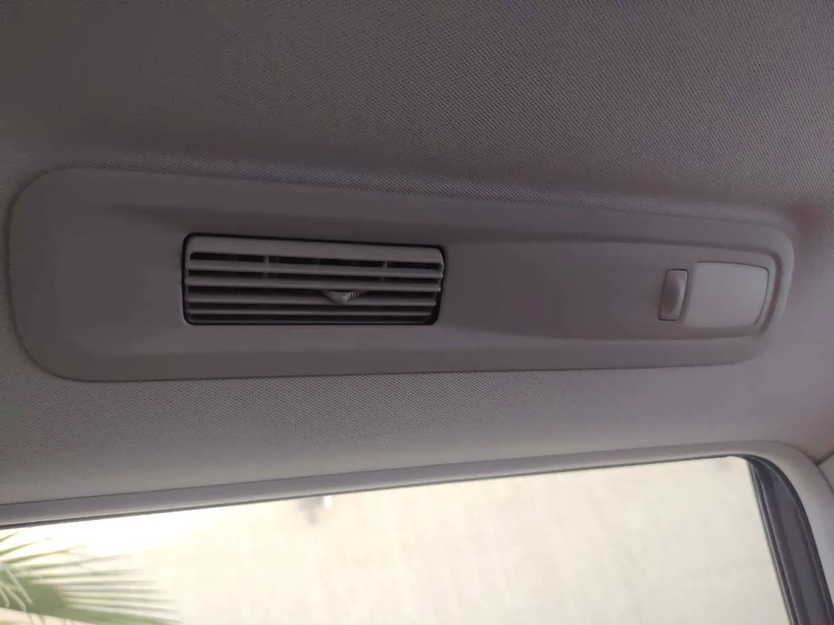 Car image 34