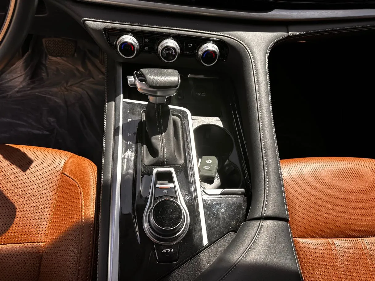 Car image 18