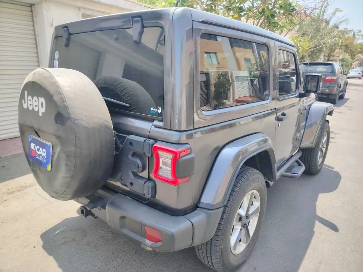 Car image 5