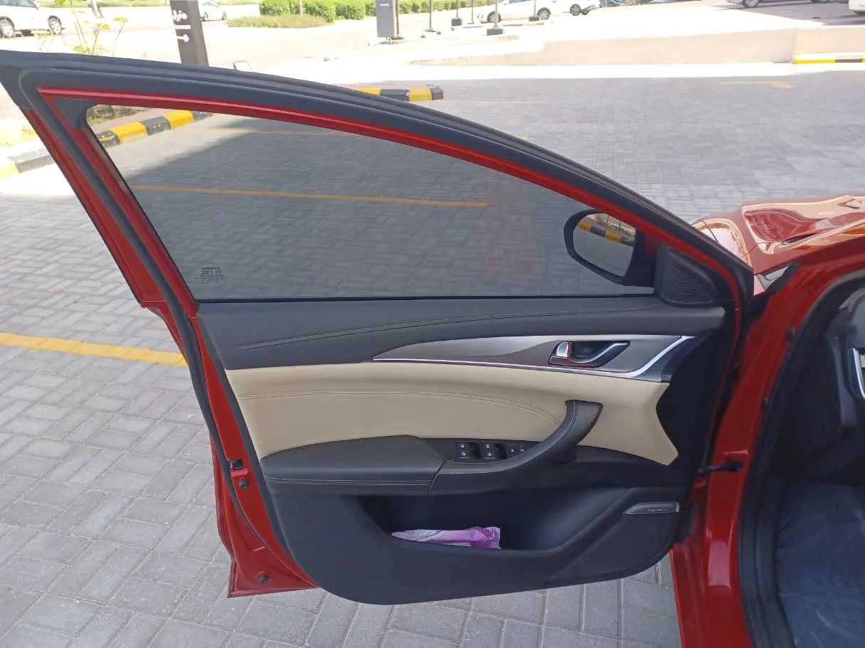 Car image 10