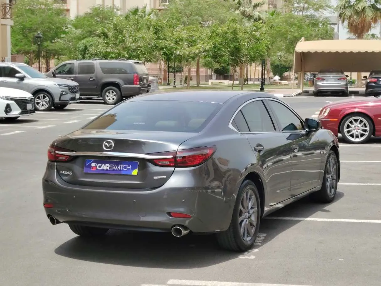 Car image 5