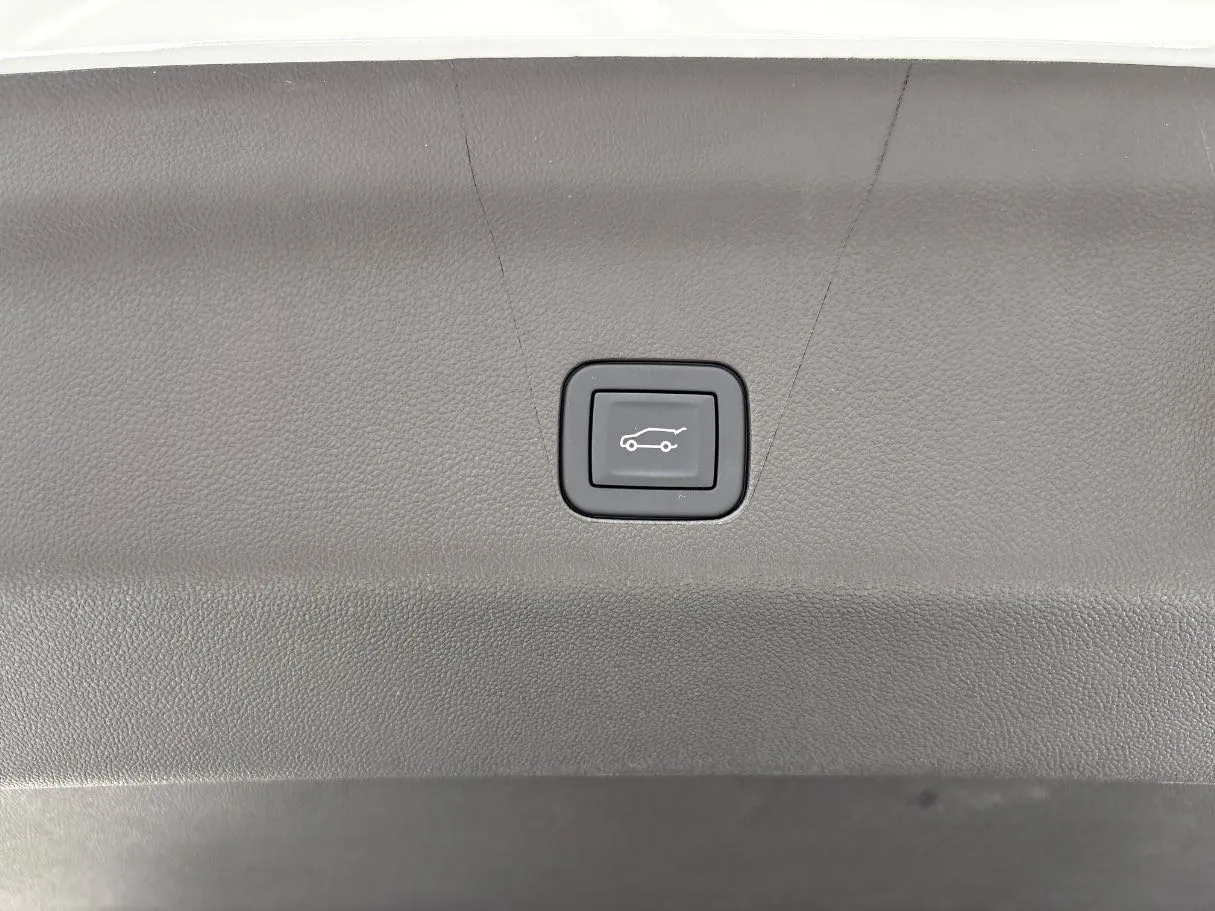 Car image 36