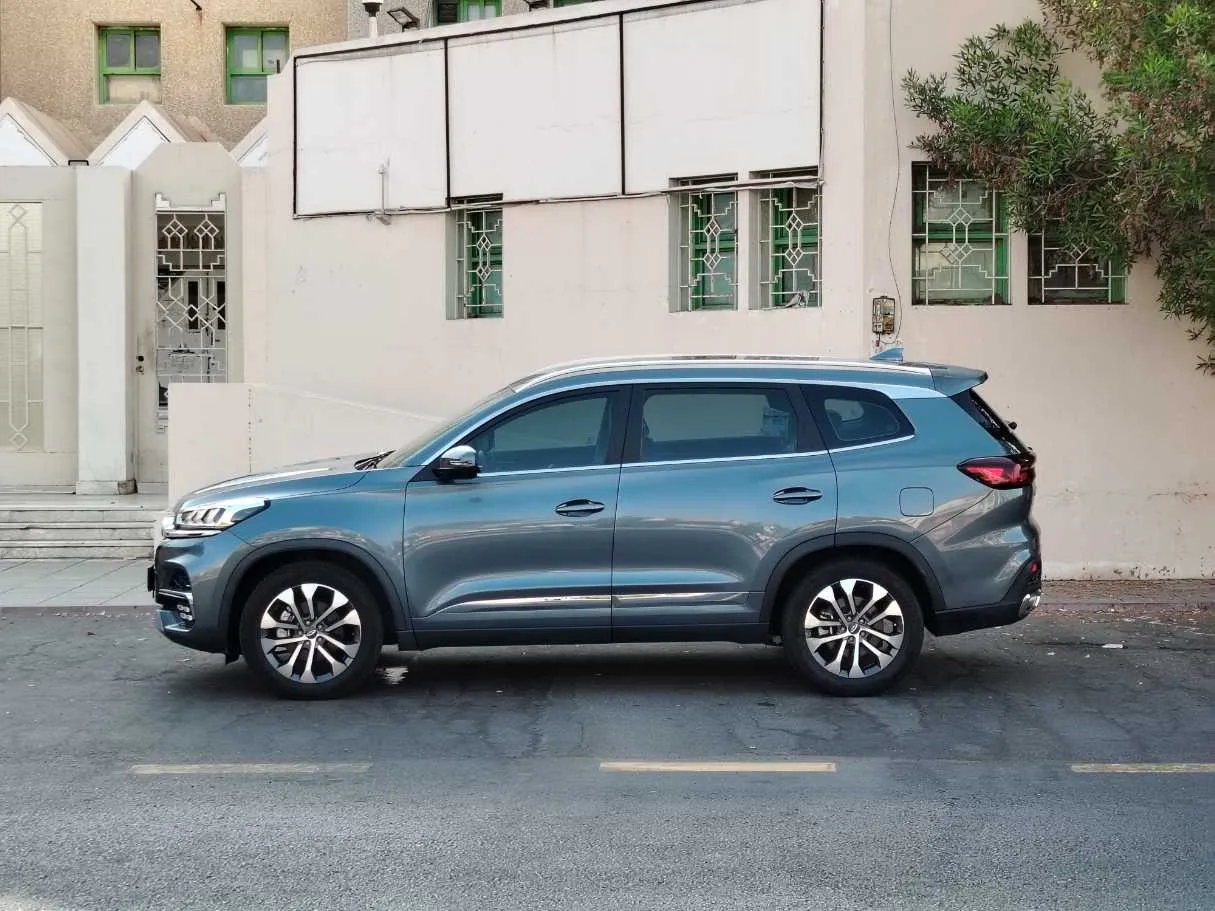 Car image 8