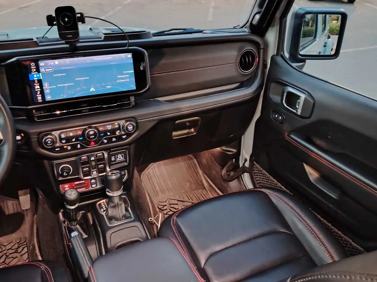 Car image 17