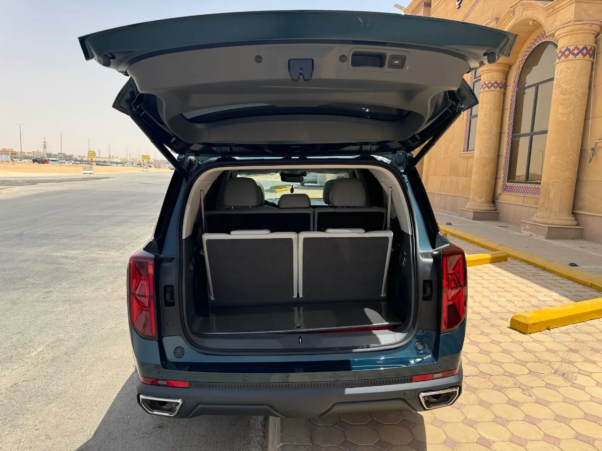 Car image 21