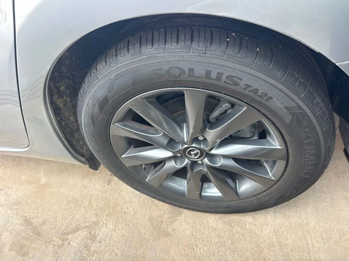 Car image 6