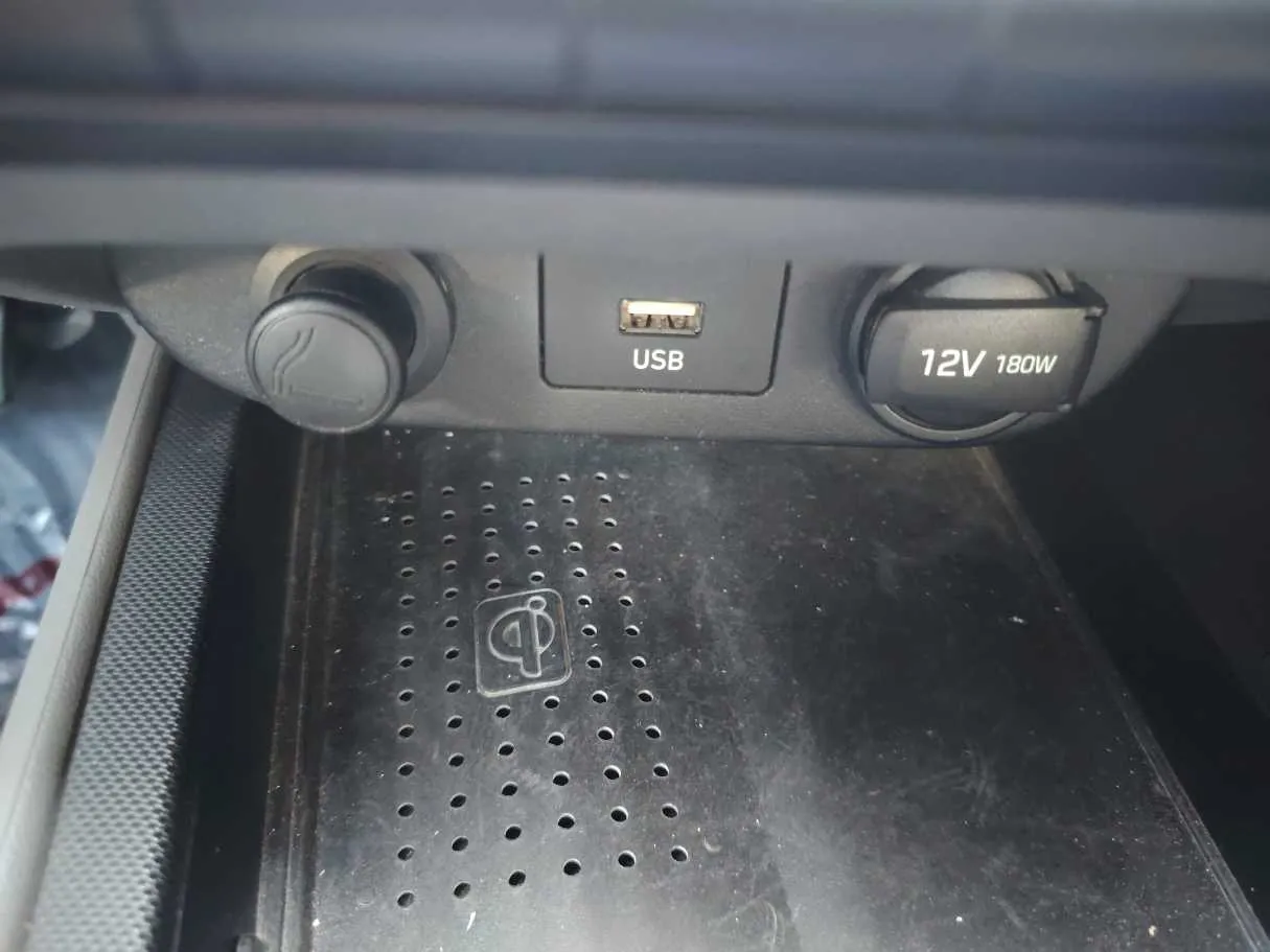 Car image 21