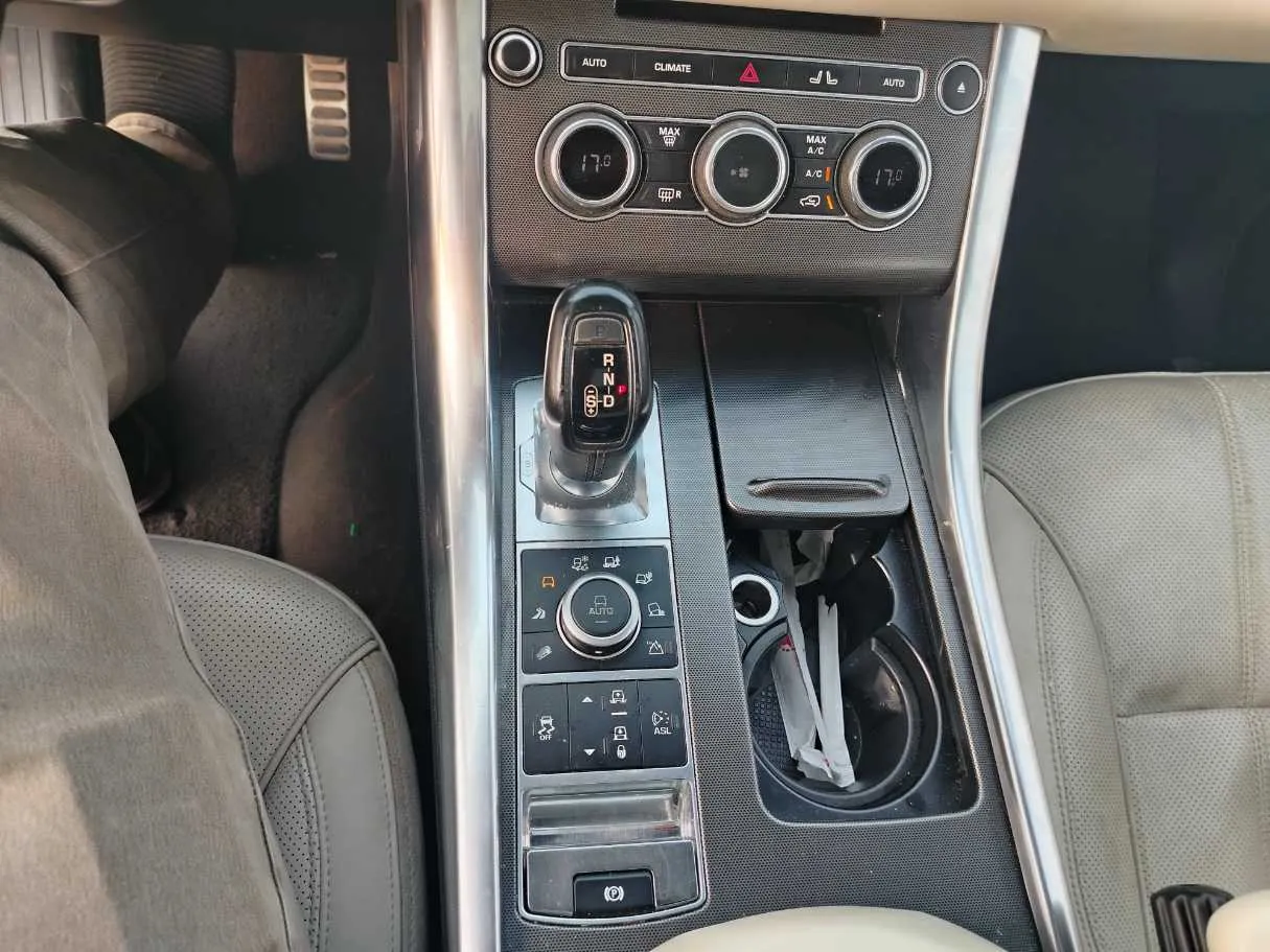 Car image 22