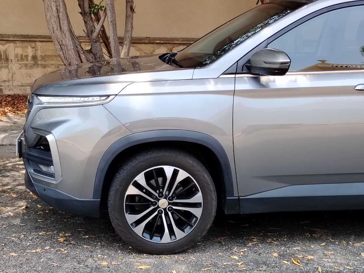 Car image 9