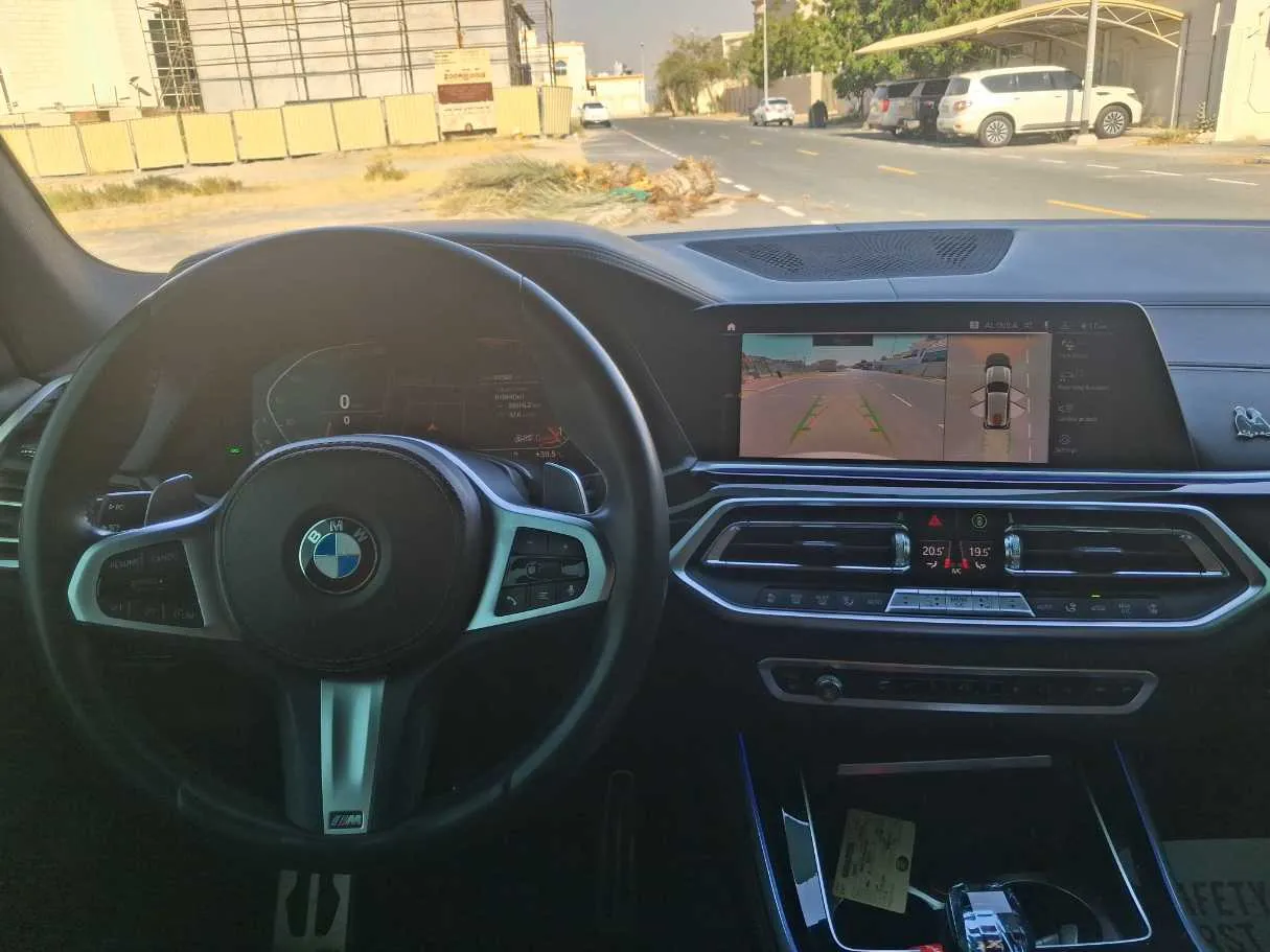 Car image 16