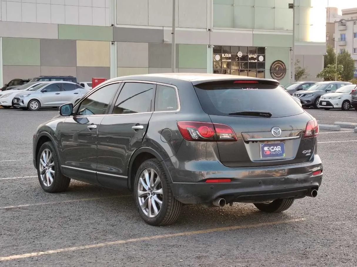 Car image 7