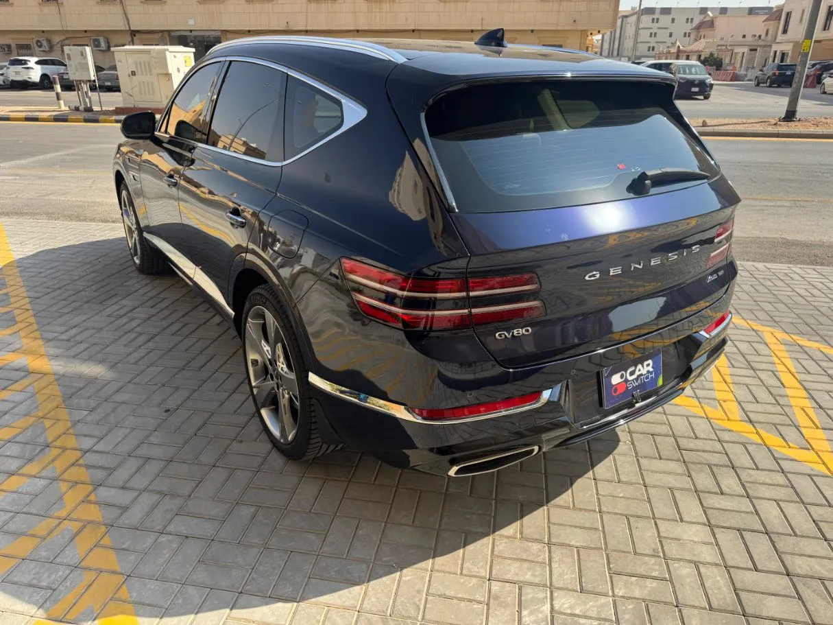 Car image 7