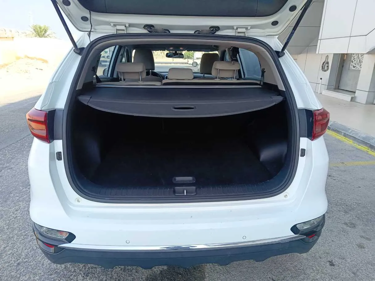 Car image 28