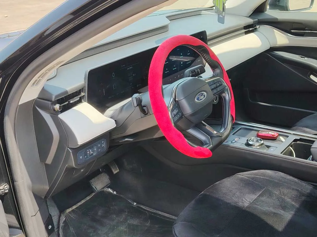Car image 13
