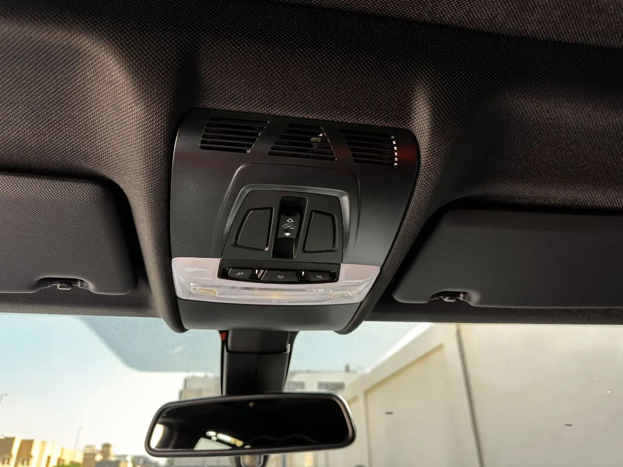 Car image 27