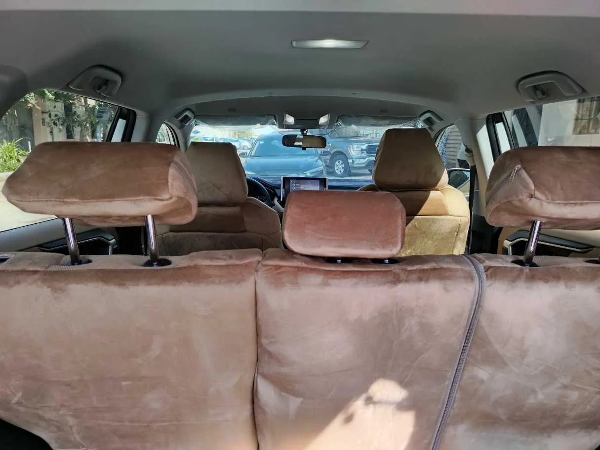 Car image 29