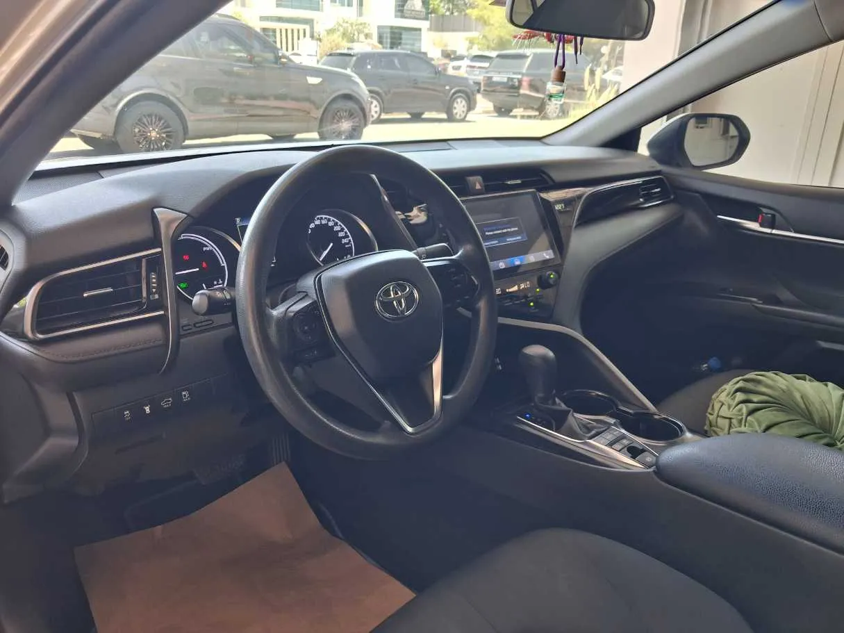 Car image 11