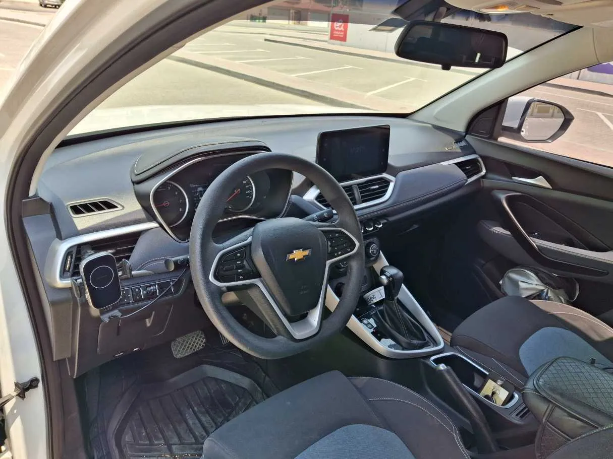 Car image 11