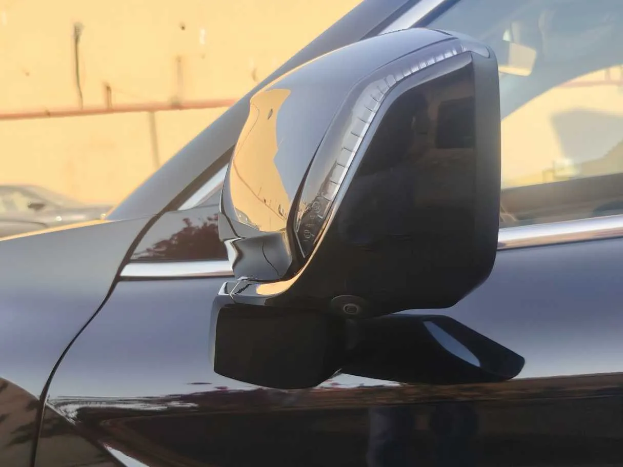 Car image 29