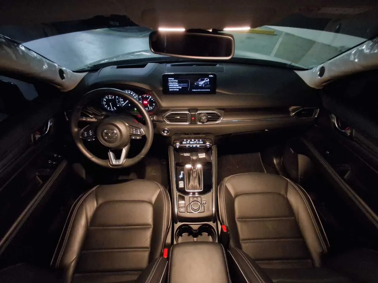 Car image 13