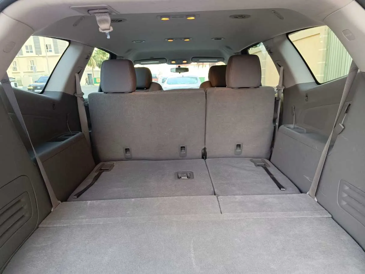 Car image 27