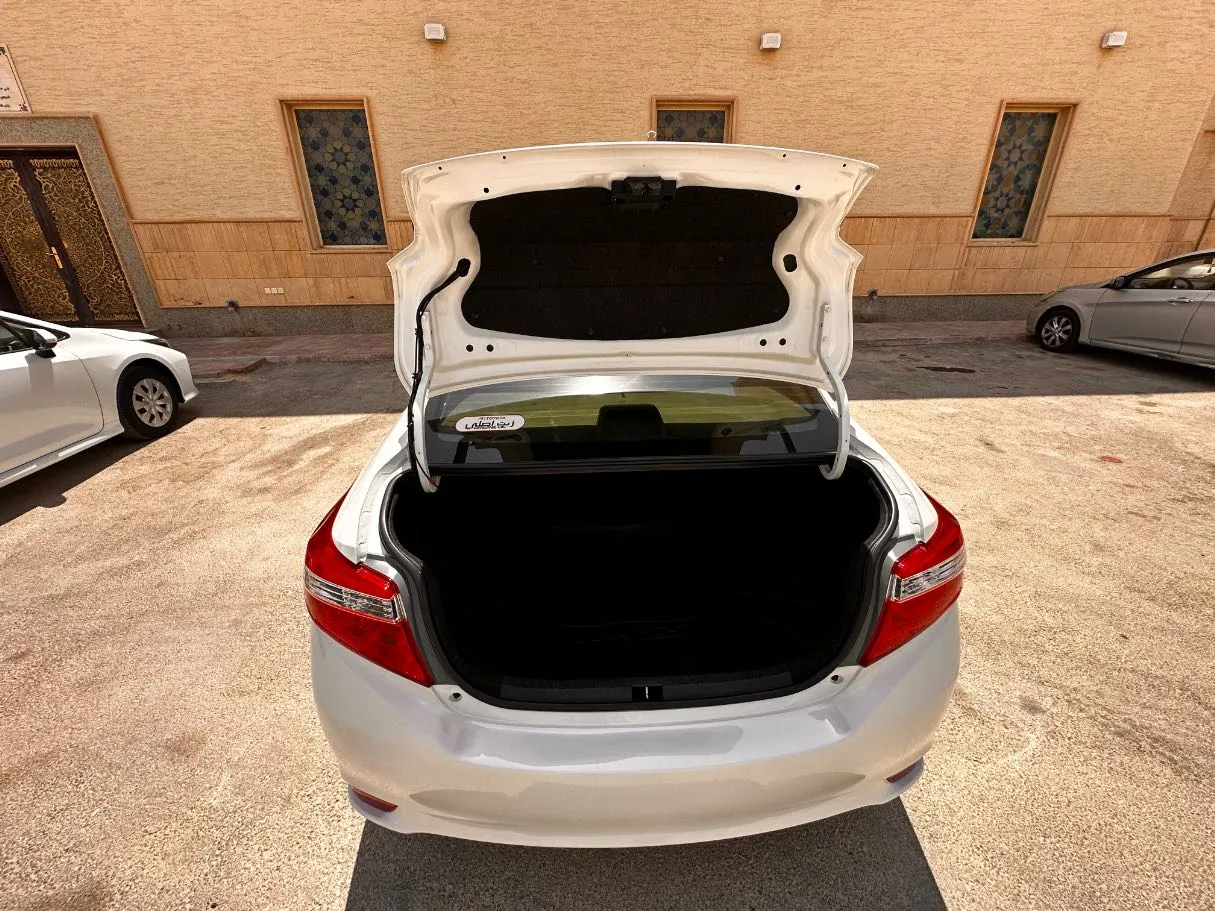 Car image 20