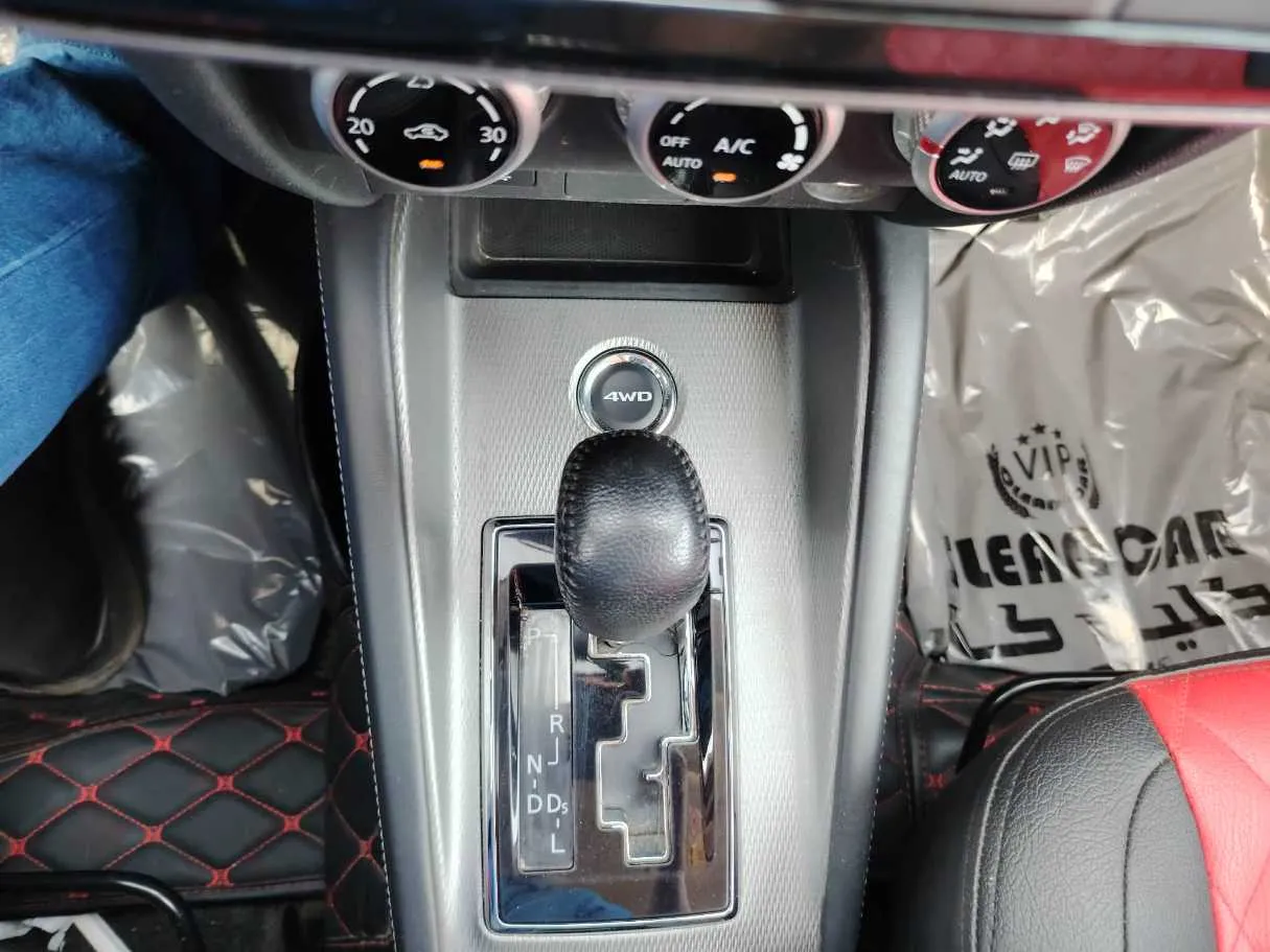 Car image 24