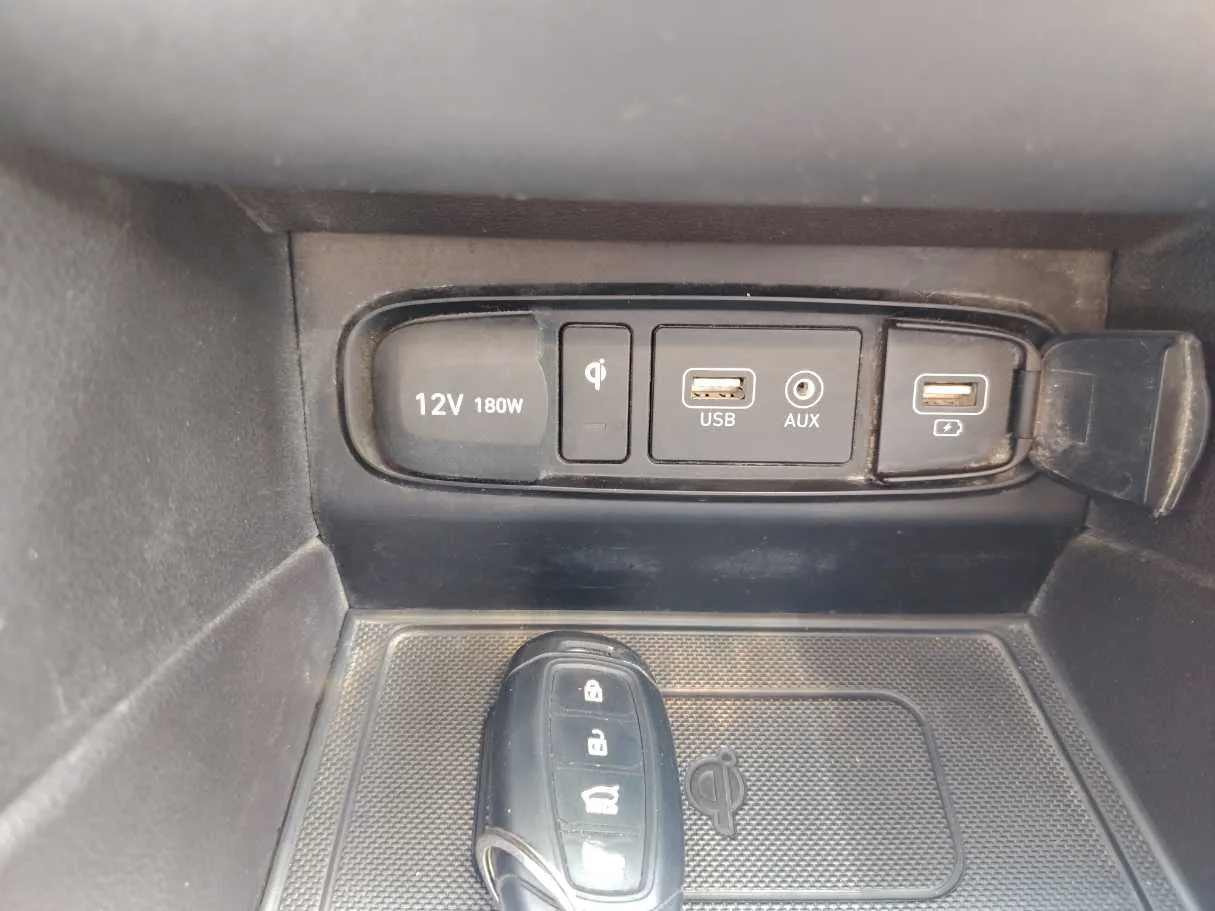 Car image 20