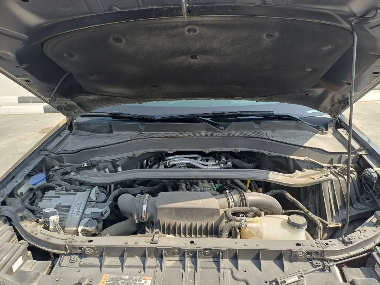 Car image 26