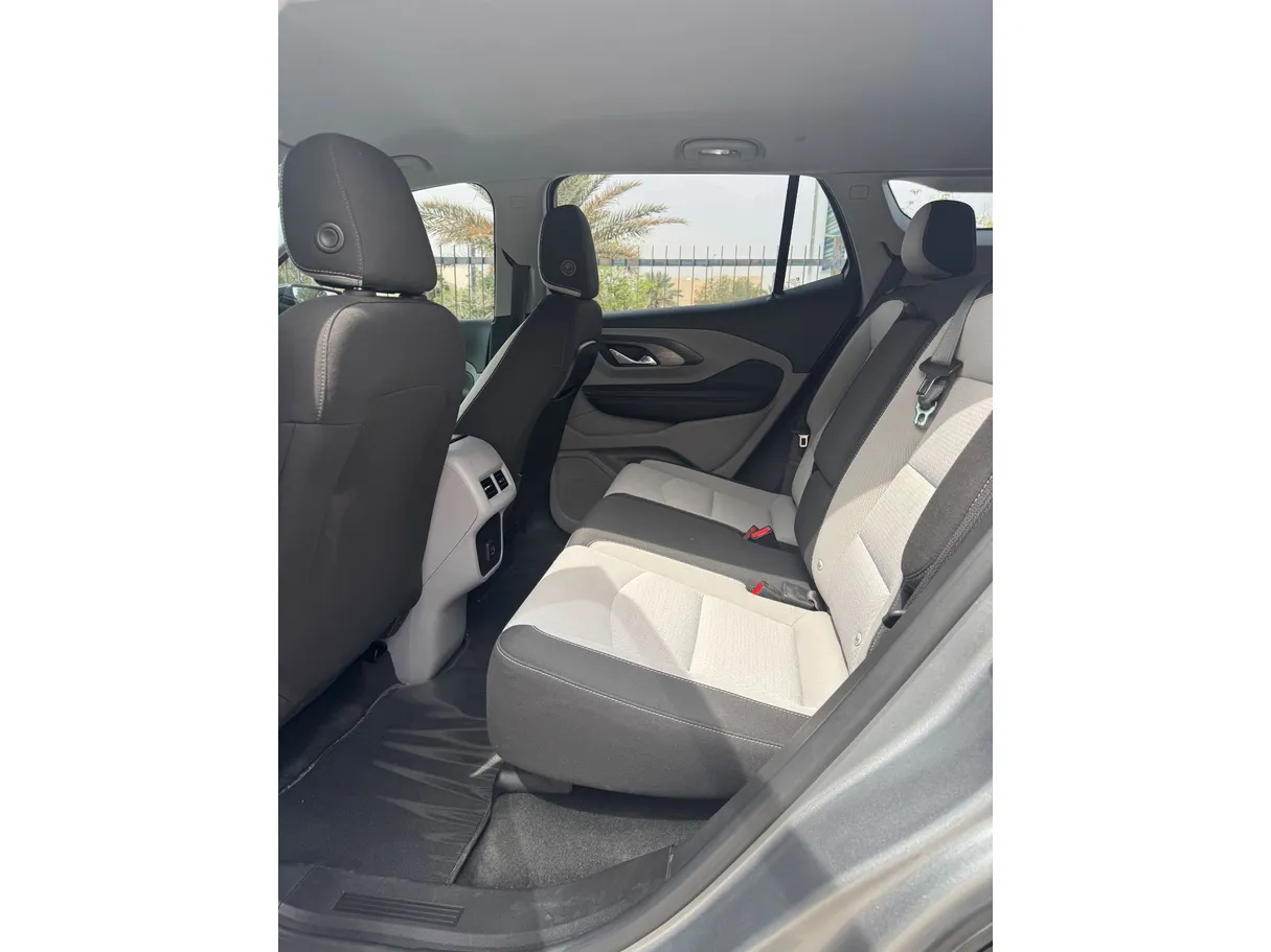 Car image 13