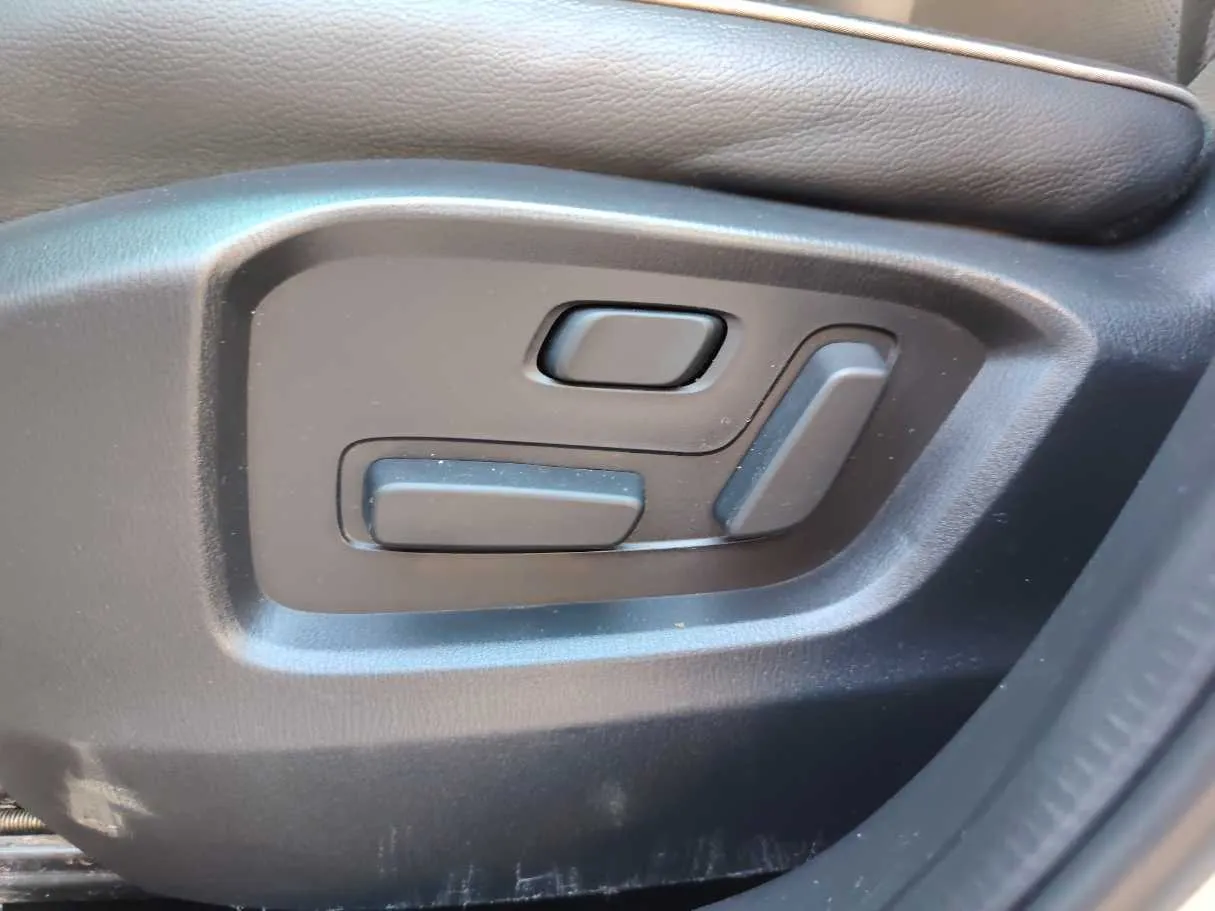 Car image 29