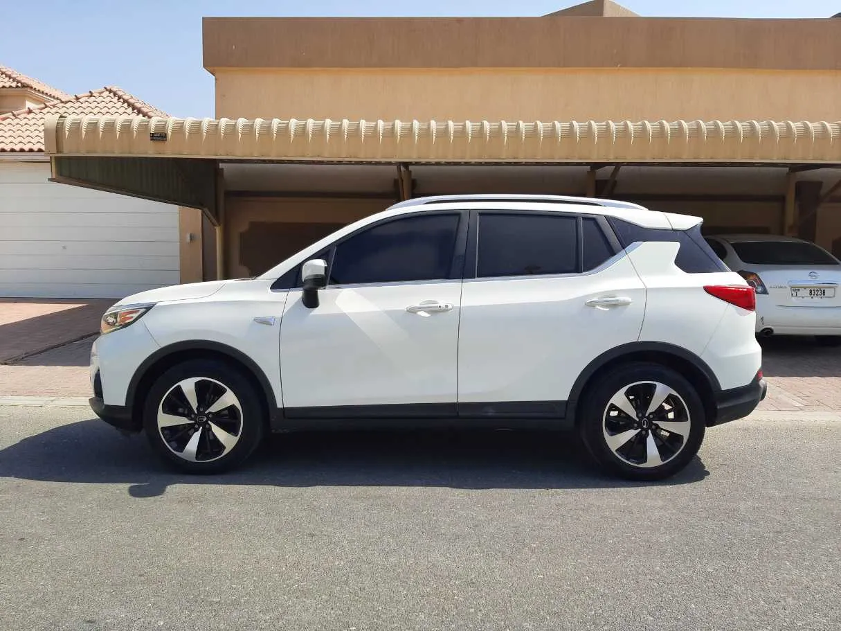 Car image 4