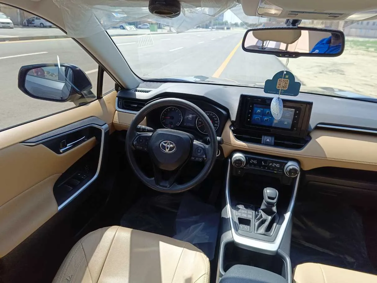 Car image 21