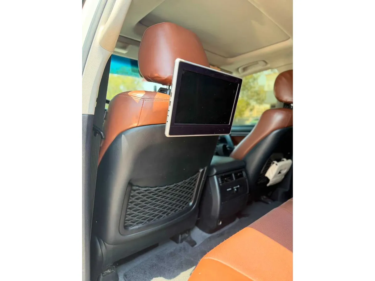 Car image 21