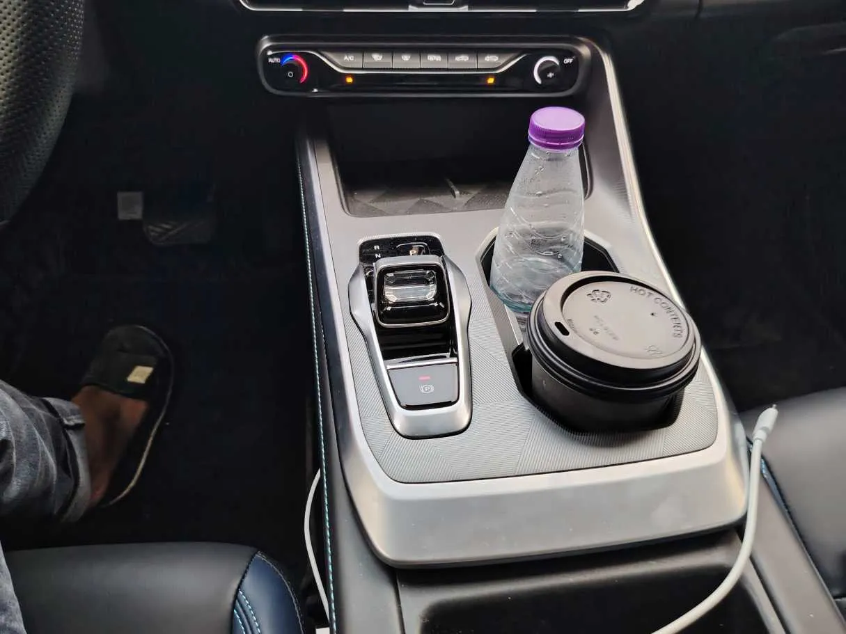 Car image 22