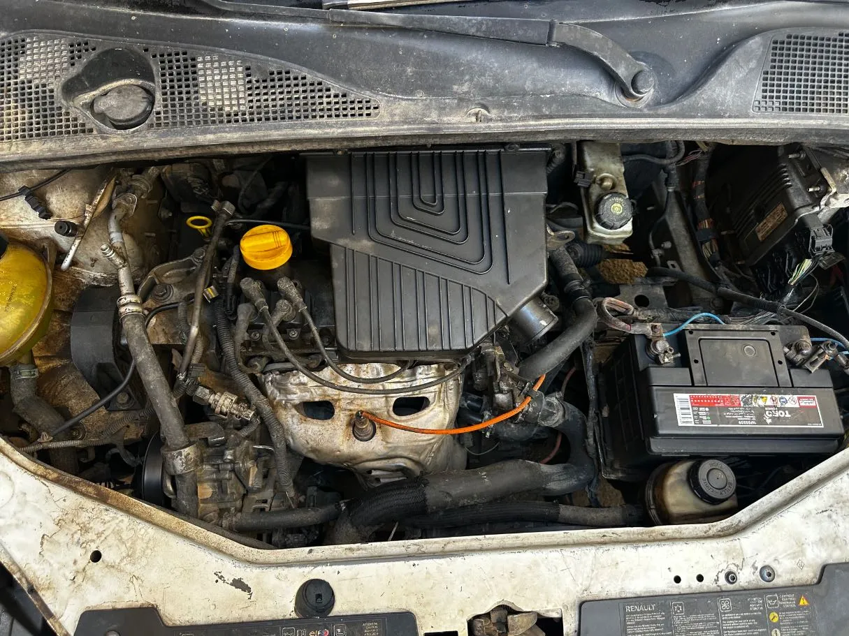 Car image 17