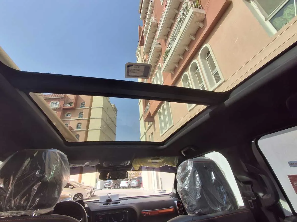 Car image 18