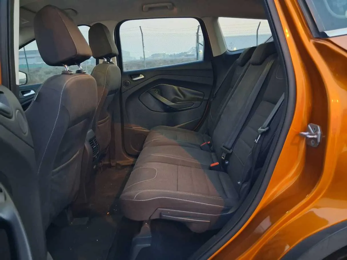 Car image 13