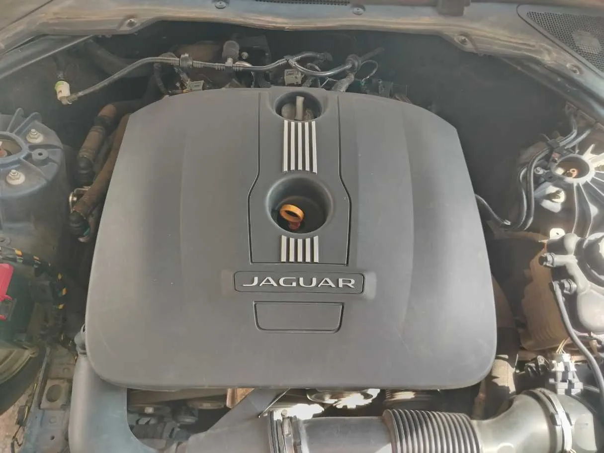 Car image 38