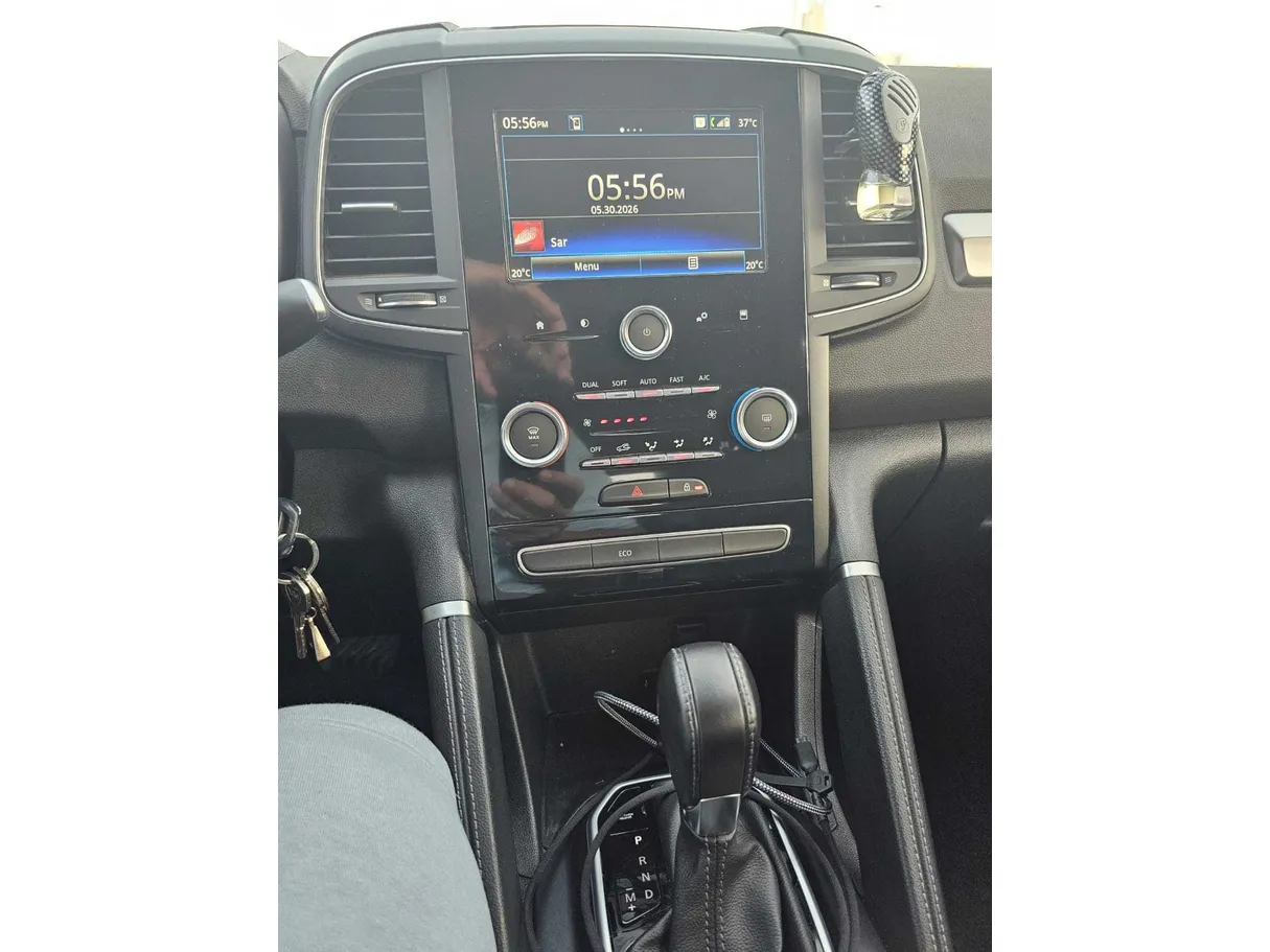 Car image 15