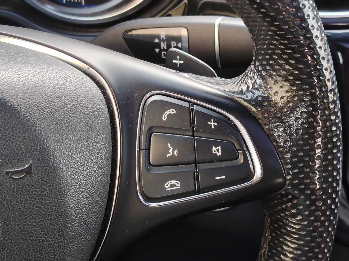 Car image 34