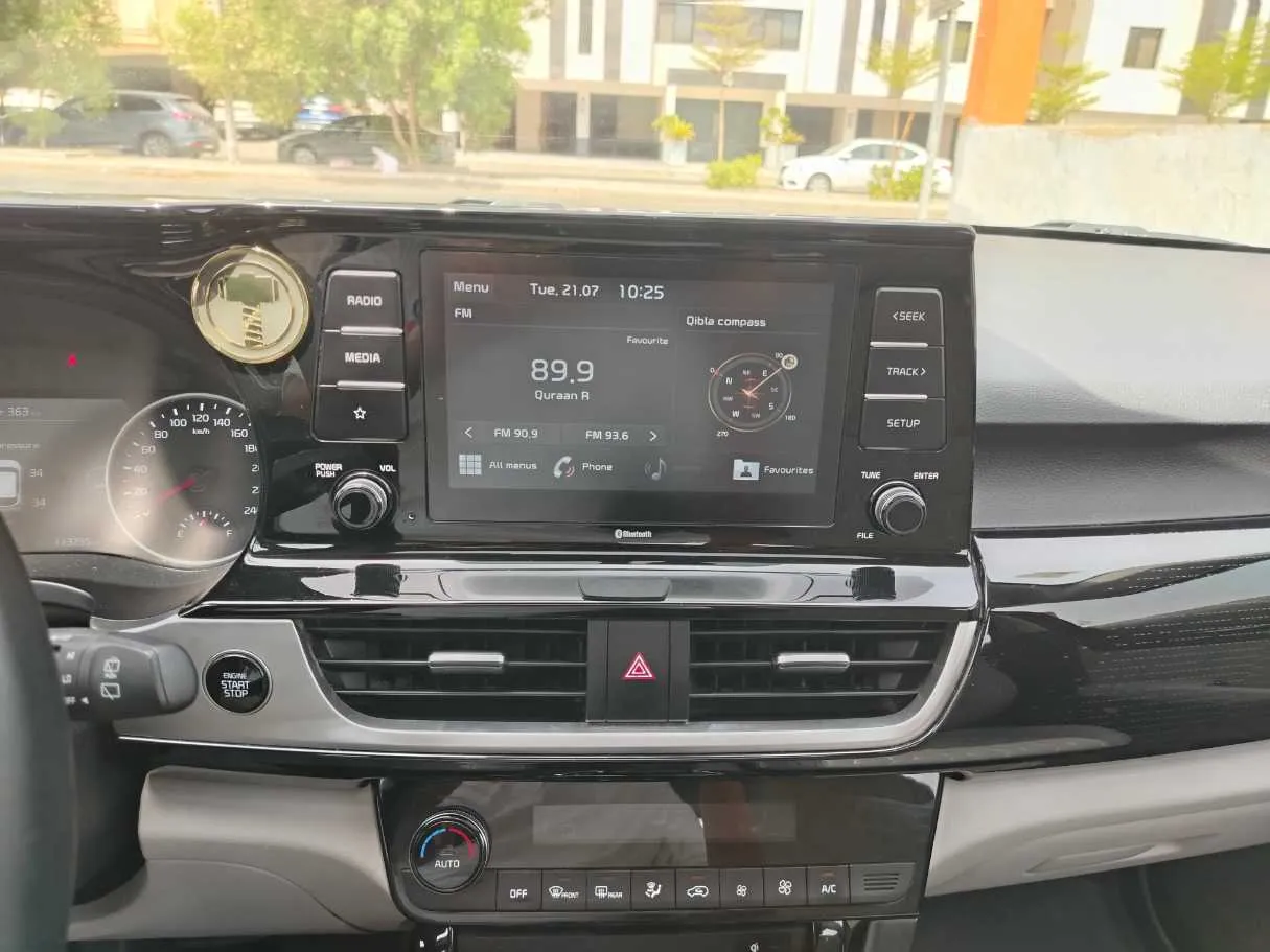Car image 28