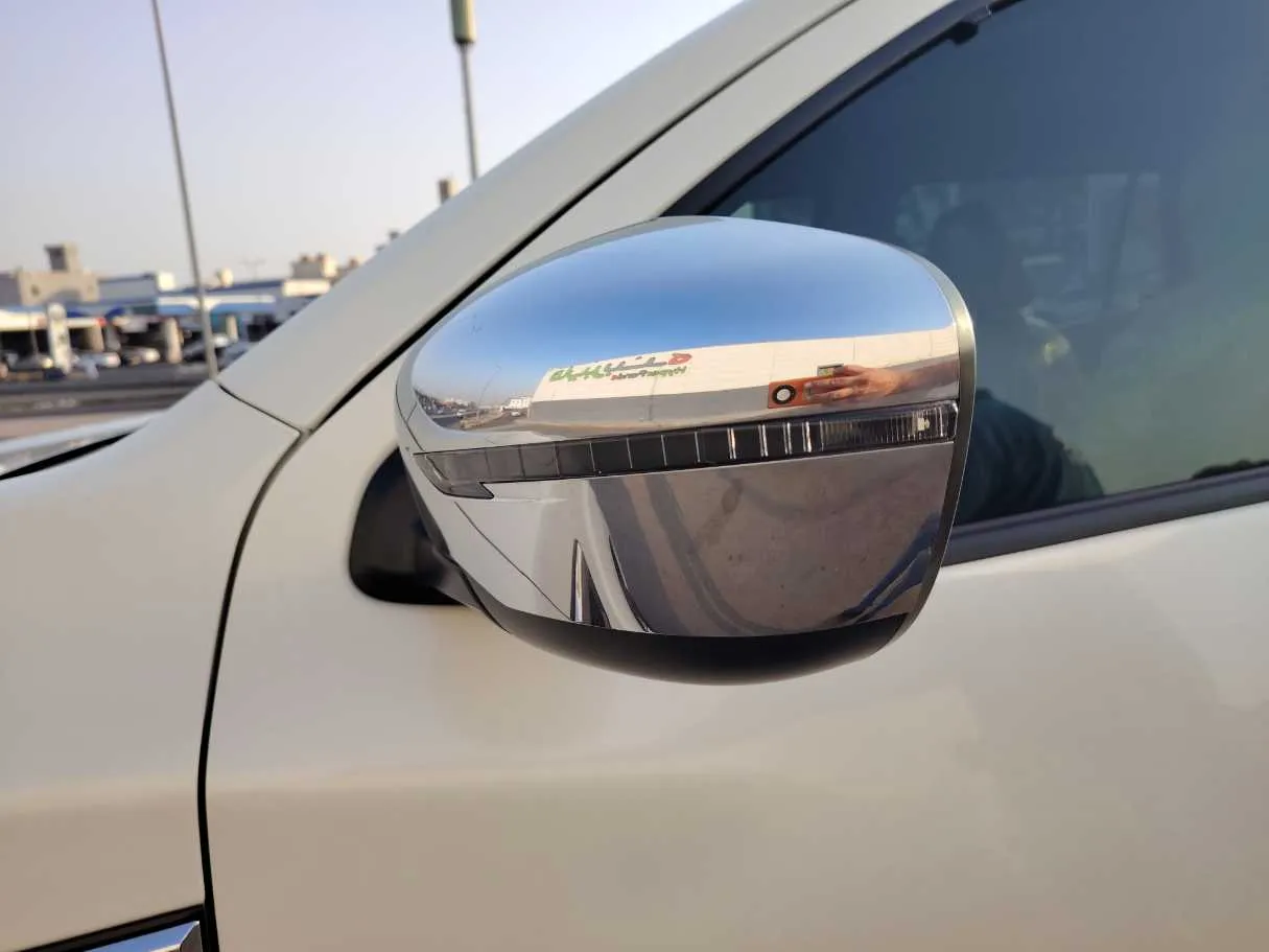 Car image 32
