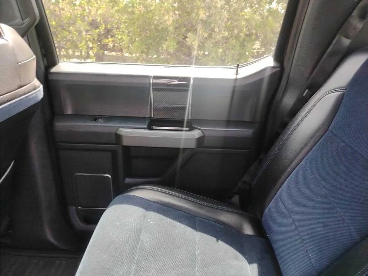 Car image 40